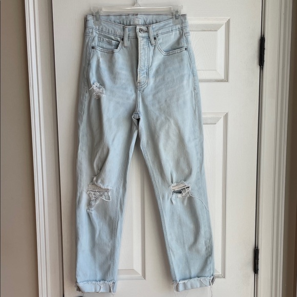 Old Navy Denim - Old Navy Light Blue Denim Distressed Jeans 4